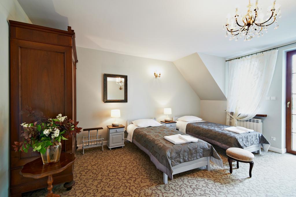 Dwor Osmolice Bed & Breakfast Bialki Dolne Ngoại thất bức ảnh