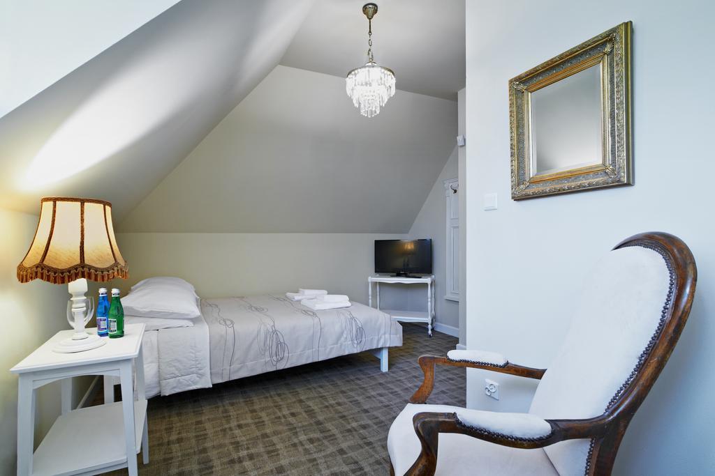 Dwor Osmolice Bed & Breakfast Bialki Dolne Ngoại thất bức ảnh