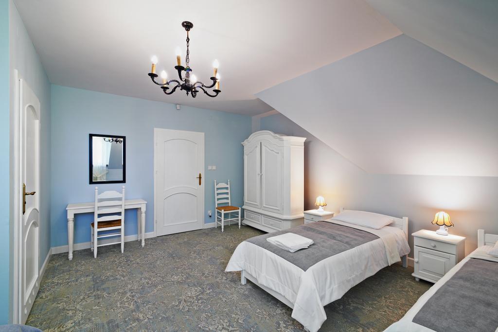 Dwor Osmolice Bed & Breakfast Bialki Dolne Ngoại thất bức ảnh