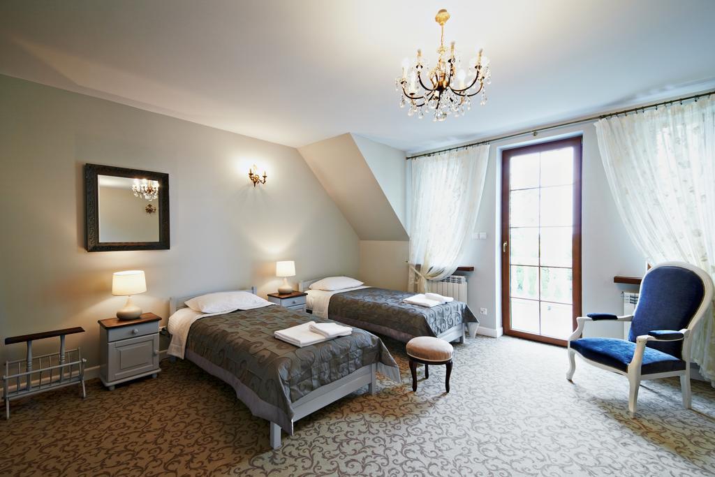 Dwor Osmolice Bed & Breakfast Bialki Dolne Ngoại thất bức ảnh