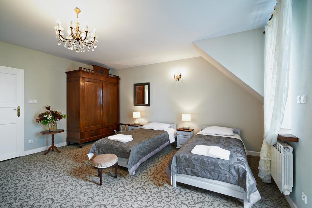 Dwor Osmolice Bed & Breakfast Bialki Dolne Ngoại thất bức ảnh