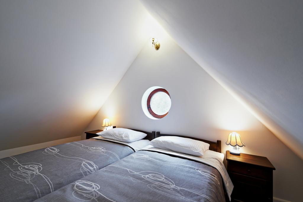 Dwor Osmolice Bed & Breakfast Bialki Dolne Ngoại thất bức ảnh
