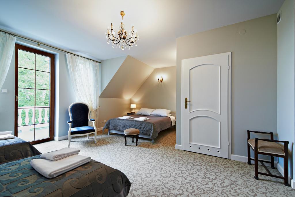 Dwor Osmolice Bed & Breakfast Bialki Dolne Ngoại thất bức ảnh