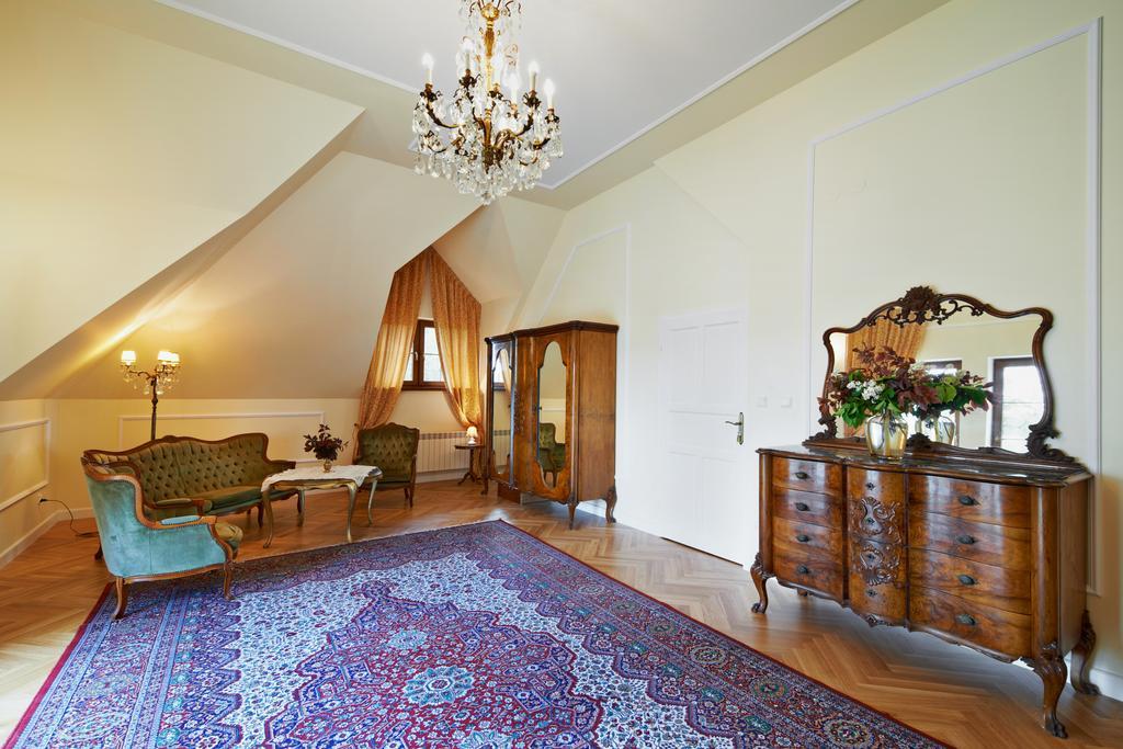 Dwor Osmolice Bed & Breakfast Bialki Dolne Ngoại thất bức ảnh