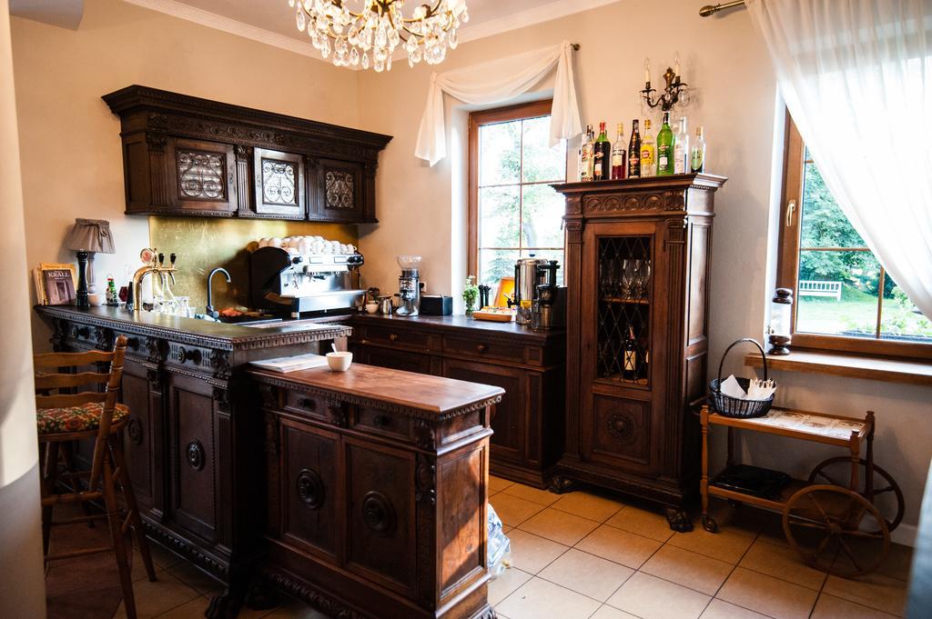 Dwor Osmolice Bed & Breakfast Bialki Dolne Ngoại thất bức ảnh