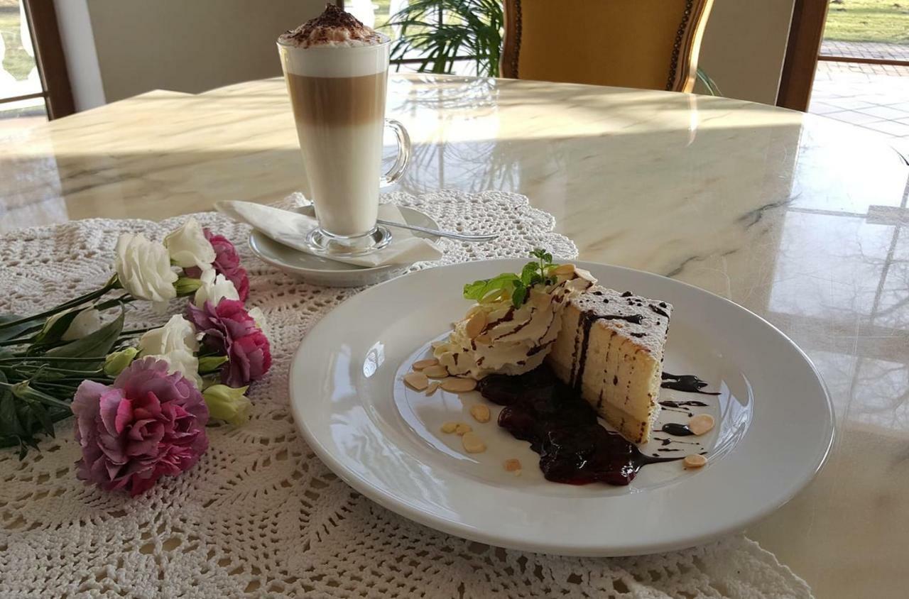 Dwor Osmolice Bed & Breakfast Bialki Dolne Ngoại thất bức ảnh