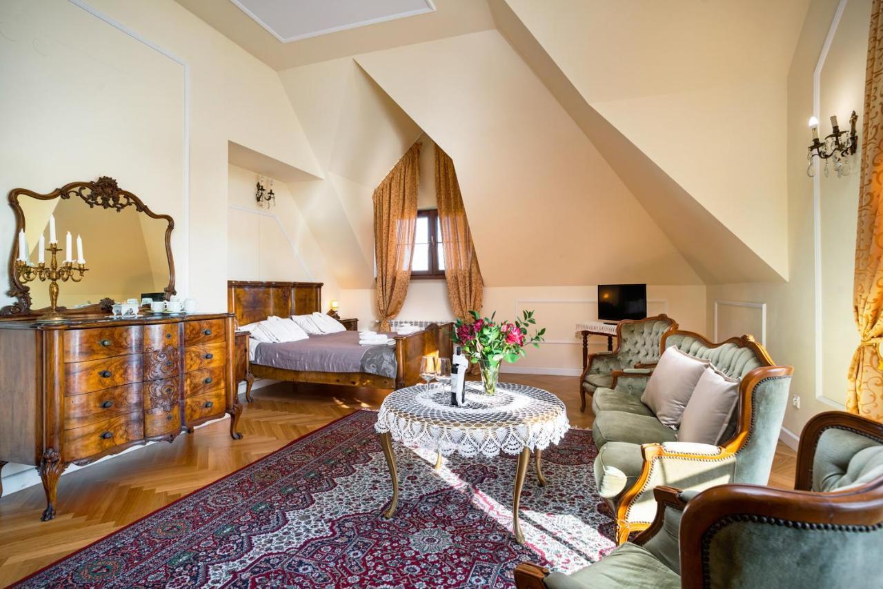 Dwor Osmolice Bed & Breakfast Bialki Dolne Ngoại thất bức ảnh